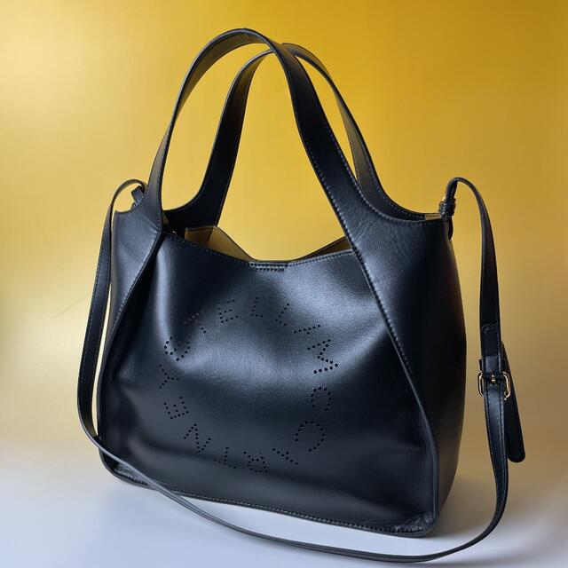ステラマッカートニー 美品 黒 2way ハンドバッグ パンチング ロゴ