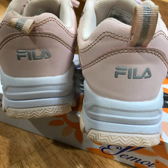 FILA(フィラ)のFILAキッズ靴20センチ キッズ/ベビー/マタニティのキッズ靴/シューズ(15cm~)(スニーカー)の商品写真