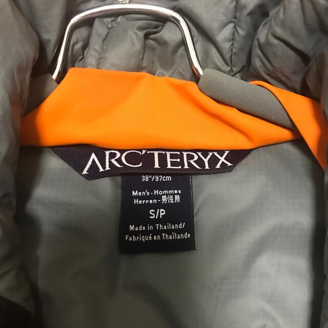 ARC'TERYX(アークテリクス)のアークテリクス　中綿フゥーディー　ジャケット メンズのジャケット/アウター(ナイロンジャケット)の商品写真