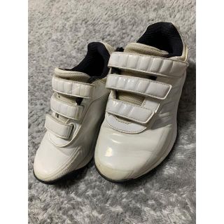 アディダス(adidas)のアディダス トレーニングシューズ ホワイト 19cm ジュニア(スニーカー)