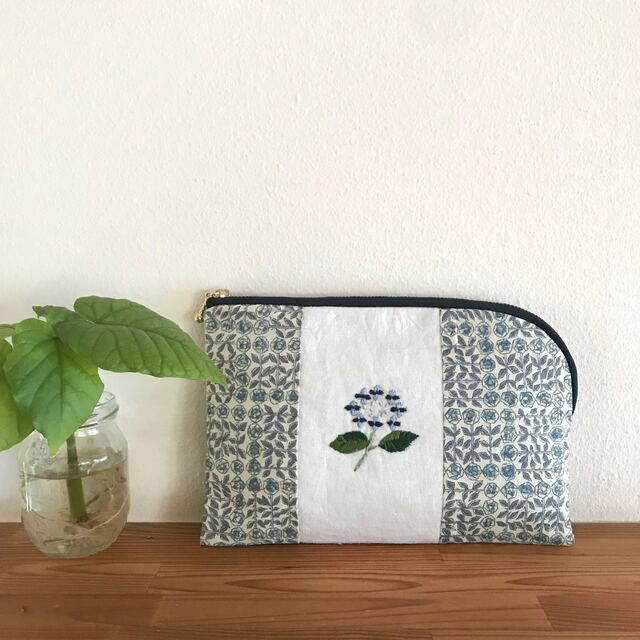 mina perhonen - koto5106様 リバティ 刺繍ポーチ【紫陽花】【桔梗】の