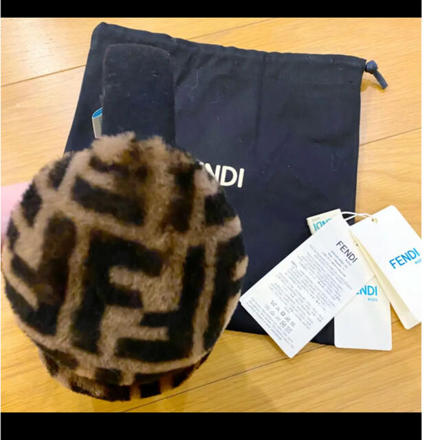 FENDI(フェンディ)のFendiのズッカ柄のファーイヤマフ レディースのファッション小物(イヤーマフ)の商品写真