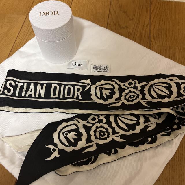 Dior(ディオール)のDior クリスチャンディオール　ミッツァスカーフ 花柄 黒 白 レディースのファッション小物(バンダナ/スカーフ)の商品写真