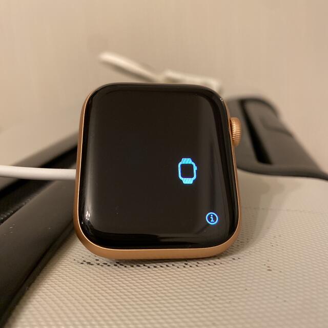 Apple Watch(アップルウォッチ)のAPPLE WATCH4 44 ゴールド　アルミニウム メンズの時計(腕時計(デジタル))の商品写真