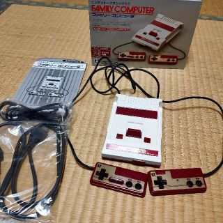 ニンテンドウ(任天堂)のNintendo  ニンテンドークラシックミニ ファミリーコンピュータ(家庭用ゲーム機本体)