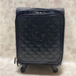 インゲボルグ　カメリアキルティング　キャリーケース　スーツケース　黒