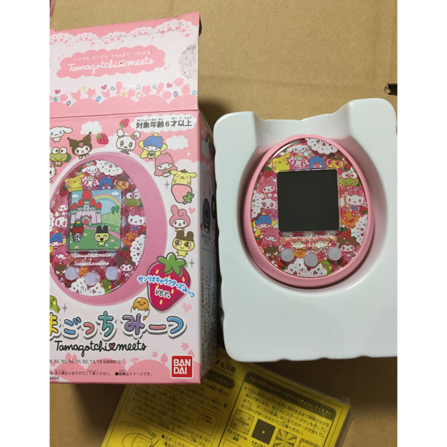BANDAI - りーさん専用たまごっち みーつ サンリオ ピンクver BANDAI - りーさん専用たまごっち みーつ サンリオ ピンクver