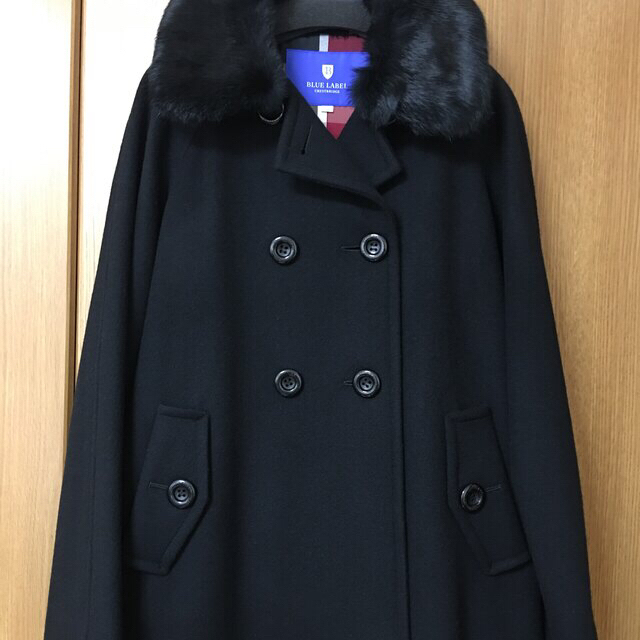 BURBERRY BLUE LABEL(バーバリーブルーレーベル)の新品　ブルーレーベルクレストブリッジ  ショートコート　ピーコート レディースのジャケット/アウター(ピーコート)の商品写真