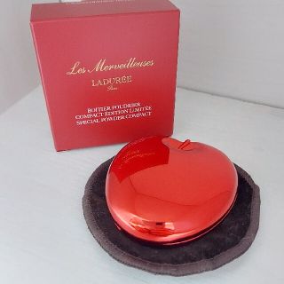 レメルヴェイユーズラデュレ(Les Merveilleuses LADUREE)の【あきら様専用】ラデュレ フェイスパウダー(フェイスパウダー)