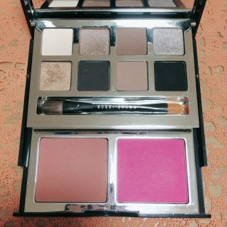 ボビイブラウン(BOBBI BROWN)のBOBBI BROWN デラックスチーク&アイパレット(アイシャドウ)