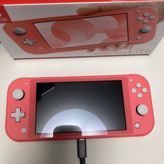 Nintendo Switch LITE コーラル