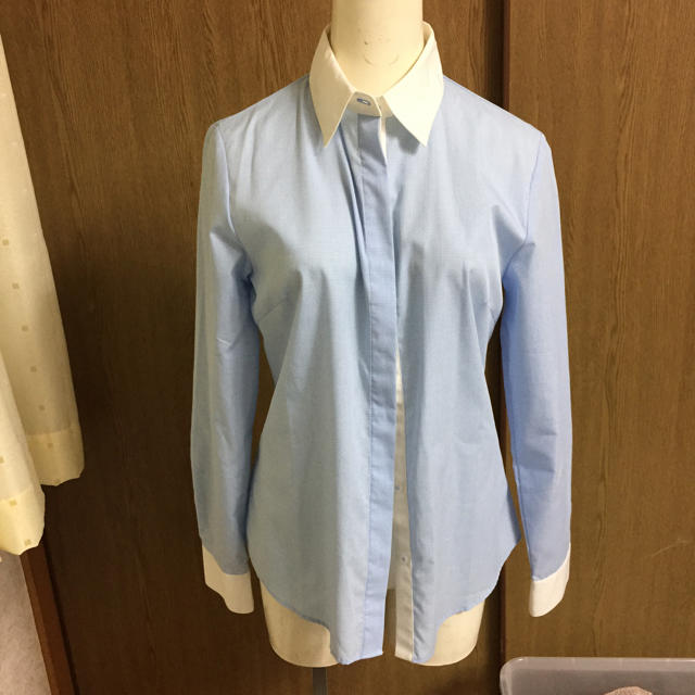 THE SUIT COMPANY(スーツカンパニー)の水色 シャツ レディースのトップス(シャツ/ブラウス(長袖/七分))の商品写真