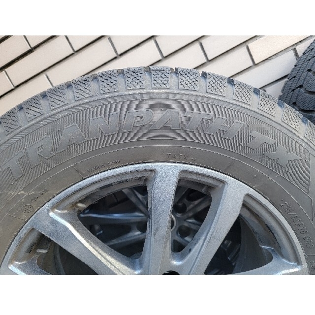 スタッドレスタイヤ　アルファード　ヴェルファイア　215/65R16　2020年 自動車/バイクの自動車(タイヤ・ホイールセット)の商品写真