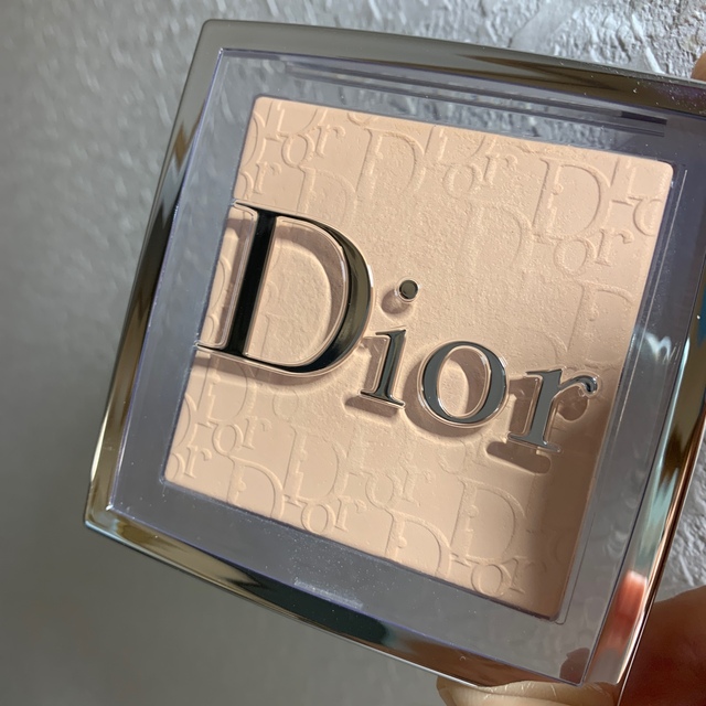 Dior(ディオール)のDior 店舗限定 バックステージフェイス&ボディパウダー 0N コスメ/美容のベースメイク/化粧品(フェイスパウダー)の商品写真