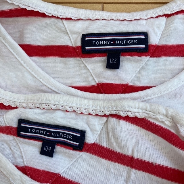 TOMMY HILFIGER(トミーヒルフィガー)の女の子姉妹  Ｔシャツ キッズ/ベビー/マタニティのキッズ服女の子用(90cm~)(Tシャツ/カットソー)の商品写真