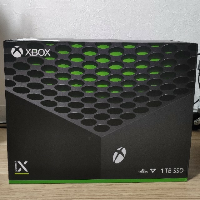 Xbox(エックスボックス)の新品未開封 Microsoft Xbox Series X RRT-00015  エンタメ/ホビーのゲームソフト/ゲーム機本体(家庭用ゲーム機本体)の商品写真