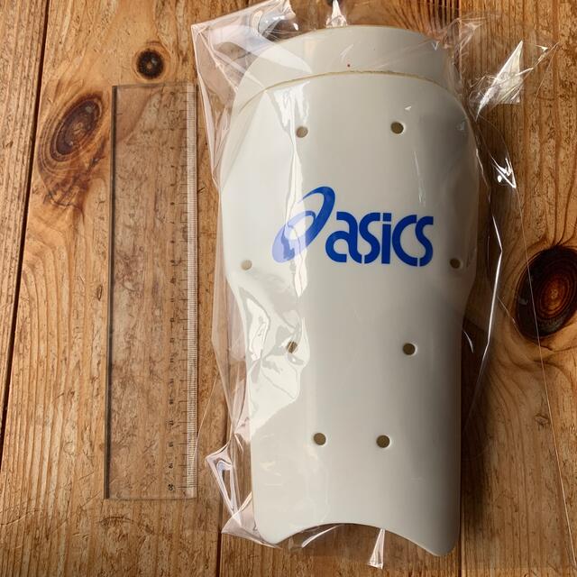 asics(アシックス)のレガース スポーツ/アウトドアの野球(防具)の商品写真