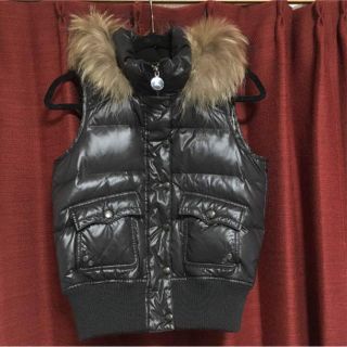 BURBERRY(ダウンベスト)のフリマアイテム一覧 BURBERRY(ダウンベスト)のフリマアイテム一覧