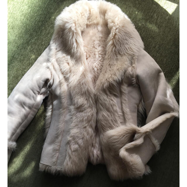 Lois CRAYON(ロイスクレヨン)のマリソル様専用定価13万 Lois CRAYONロイスクレヨン レディースのジャケット/アウター(毛皮/ファーコート)の商品写真