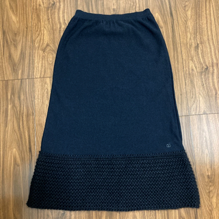 シャネル(CHANEL)のシャネル　CCロゴ　黒　ニットロングスカート(ひざ丈スカート)