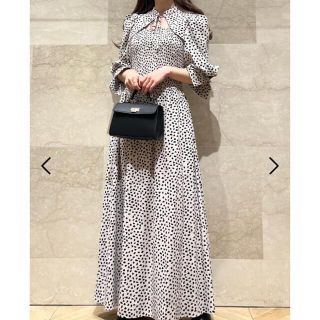 SNIDEL - ♡デコルテオープンドットプリントワンピース♡の通販 by SNIDEL - ♡デコルテオープンドットプリントワンピース♡の通販 by