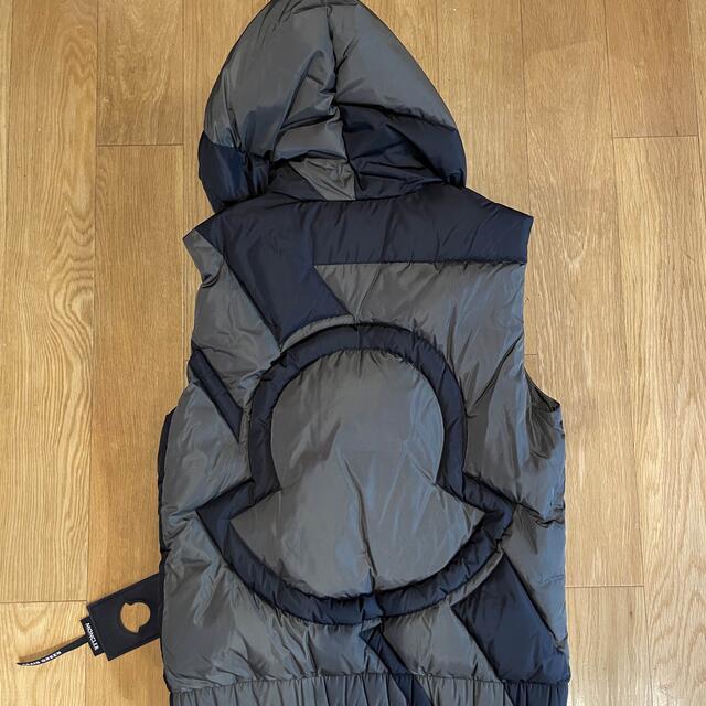 MONCLER(モンクレール)のモンクレール　ダウンベスト　メンズ　試着のみ美品　 メンズのジャケット/アウター(ダウンベスト)の商品写真