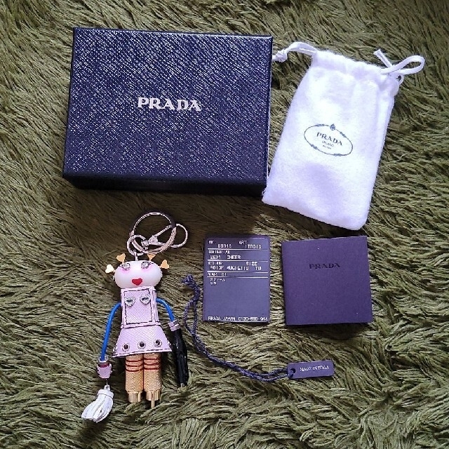 PRADA(プラダ)の新品未使用❗PRADA ロボット キーホルダー レディースのファッション小物(キーホルダー)の商品写真