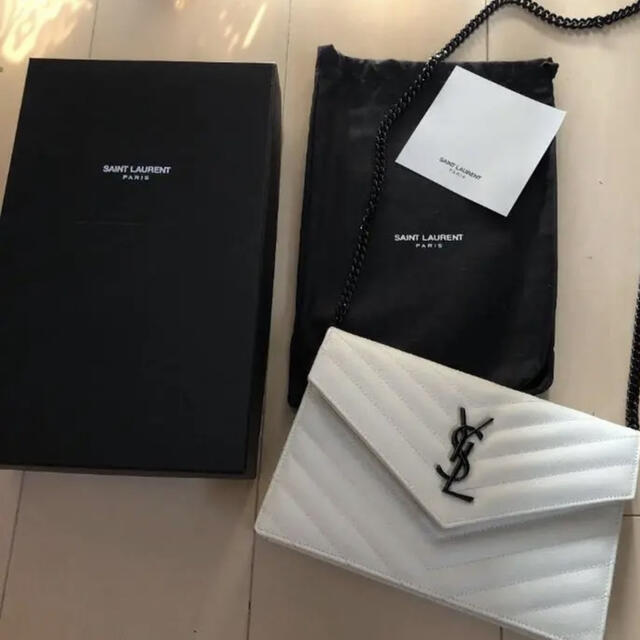 Saint Laurent(サンローラン)のサンローラン ポシェット ウォレットチェーン レディースのバッグ(ショルダーバッグ)の商品写真