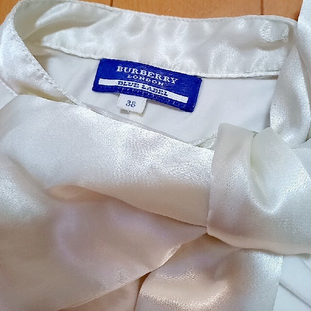 BURBERRY BLUE LABEL(バーバリーブルーレーベル)のBURBERRY ブルーレーベル リボンカットソー レディースのトップス(カットソー(半袖/袖なし))の商品写真