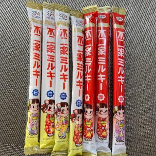 フジヤ(不二家)の食品　不二家ミルキー　千歳飴　白4本　赤3本(菓子/デザート)