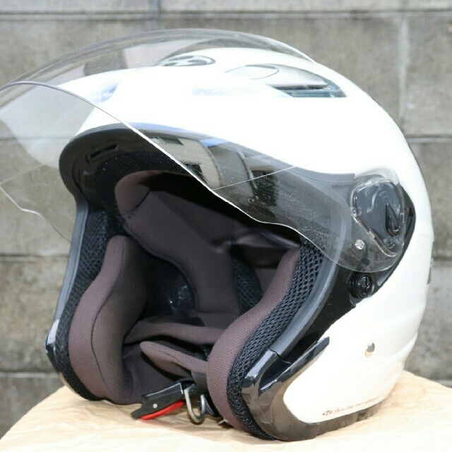 OGK(オージーケー)のOGK KABUTO avand ヘルメット 白 Mサイズ 自動車/バイクのバイク(ヘルメット/シールド)の商品写真