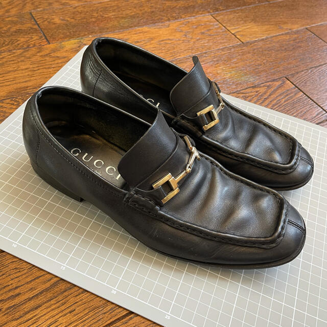 Gucci(グッチ)のパピ様専用Gucci ビジネスシューズ　黒　サイズ41E  26センチ メンズの靴/シューズ(ドレス/ビジネス)の商品写真