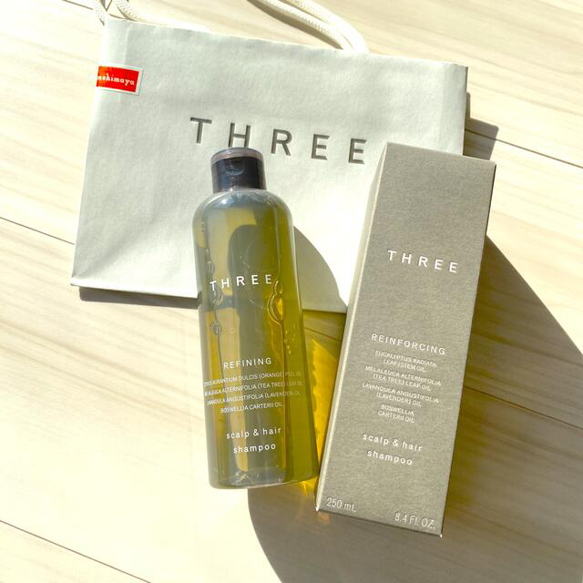 THREE(スリー)のTHREE スキャルプ＆ヘア リファイニング シャンプー R 250mL コスメ/美容のヘアケア/スタイリング(シャンプー)の商品写真