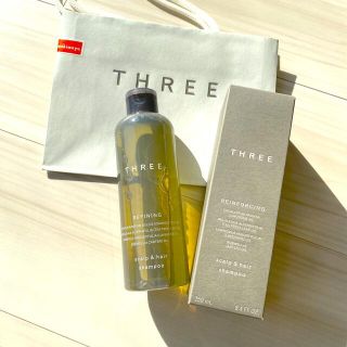 スリー(THREE)のTHREE スキャルプ＆ヘア リファイニング シャンプー R 250mL(シャンプー)