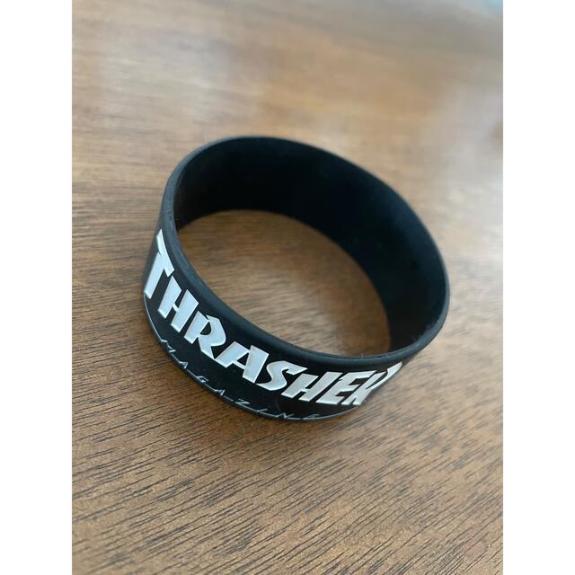 THRASHER(スラッシャー)のTHRASHER スラッシャー ラバーリストバンド ブランドロゴ メンズのアクセサリー(バングル/リストバンド)の商品写真