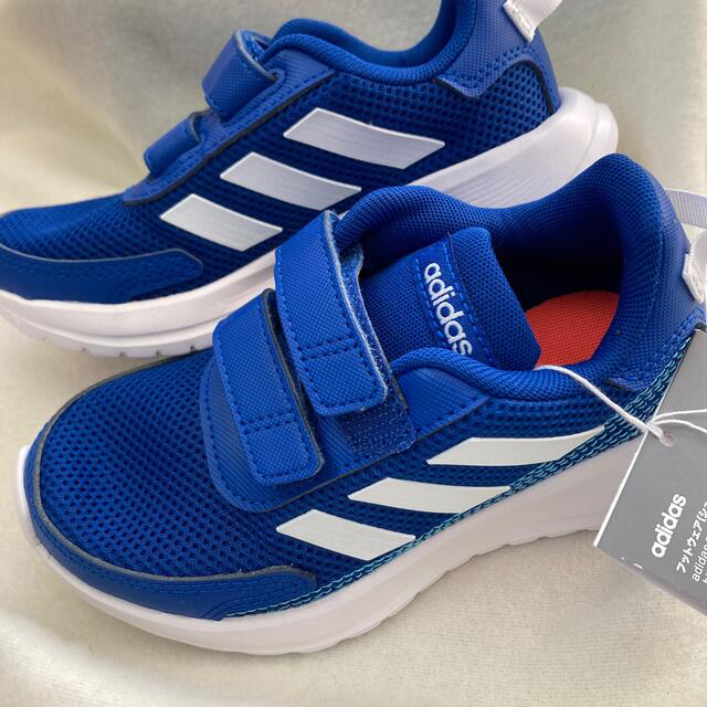 adidas(アディダス)のアディダス　スニーカー　17センチ キッズ/ベビー/マタニティのキッズ靴/シューズ(15cm~)(スニーカー)の商品写真