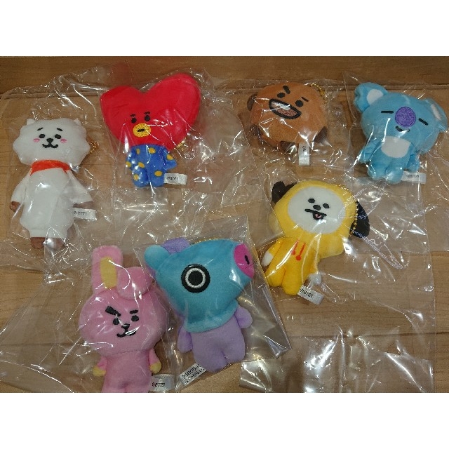 BANDAI(バンダイ)の【明日まで】BT21 Fuwa Fuwa Mascot フルコンプ エンタメ/ホビーのタレントグッズ(アイドルグッズ)の商品写真