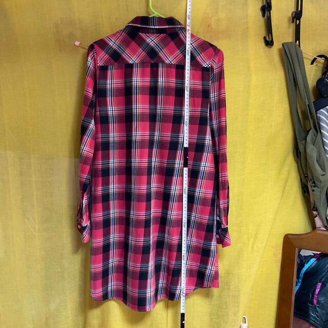 LOWRYS FARM(ローリーズファーム)のローリーズファーム　ロングシャツ　ピンク レディースのトップス(シャツ/ブラウス(長袖/七分))の商品写真
