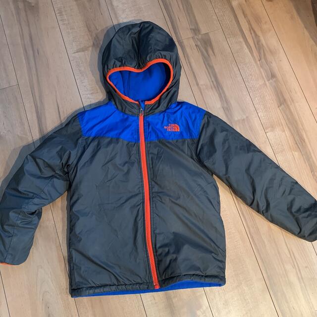 THE NORTH FACE(ザノースフェイス)のノースフェイス　キッズ　リバーシブルジャンパー 120 キッズ/ベビー/マタニティのキッズ服男の子用(90cm~)(ジャケット/上着)の商品写真