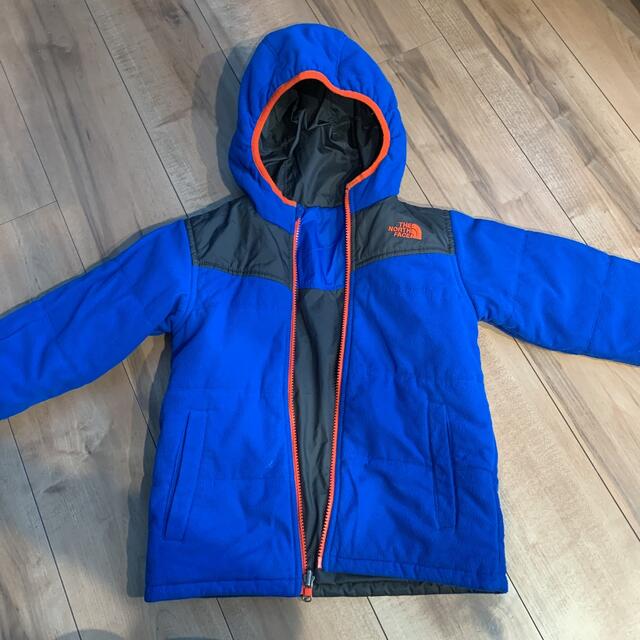 THE NORTH FACE(ザノースフェイス)のノースフェイス　キッズ　リバーシブルジャンパー 120 キッズ/ベビー/マタニティのキッズ服男の子用(90cm~)(ジャケット/上着)の商品写真