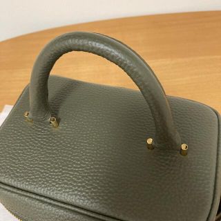 chiiiibag バニティ カーキ⭐︎一気に最終価格！の通販 by bell☆｜ラクマ