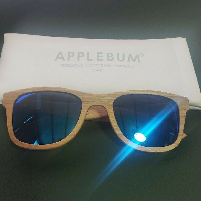 APPLEBUM(アップルバム)のAPPLEBUM　木製　サングラス　イエロー・ブルー　激レア メンズのアクセサリー(その他)の商品写真