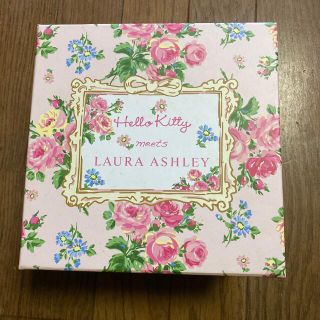 ローラアシュレイ(LAURA ASHLEY)のLAURA  ASHLEYハローキティマグカップセット(グラス/カップ)