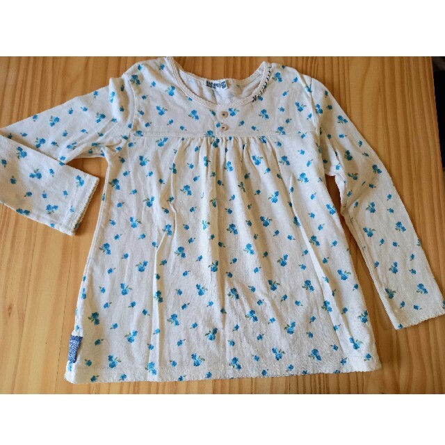 RAG MART(ラグマート)のRag mart ラグマート☆小花柄カットソー　110cm　長袖Tシャツ キッズ/ベビー/マタニティのキッズ服女の子用(90cm~)(Tシャツ/カットソー)の商品写真