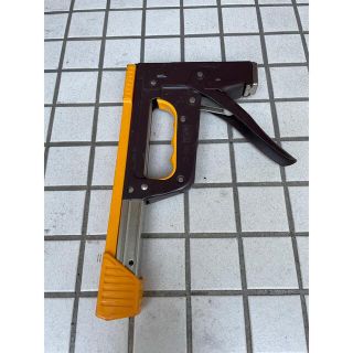 マキタ(Makita)のMAX マックス　仮釘タッカー　TG-C　仮釘付き　①(工具/メンテナンス)