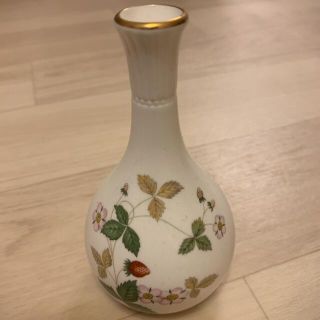 ウェッジウッド(WEDGWOOD)の花瓶 一輪挿し　ウエッジウッド　ワイルドストロベリー　花瓶(花瓶)