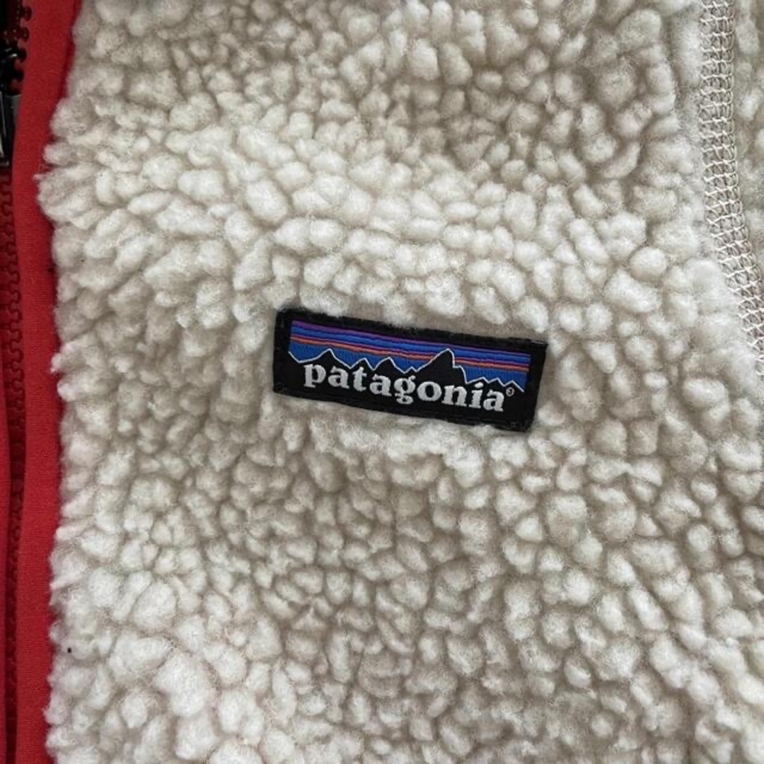 patagonia(パタゴニア)のパタゴニア リバーシブル アウター キッズ/ベビー/マタニティのキッズ服男の子用(90cm~)(ジャケット/上着)の商品写真