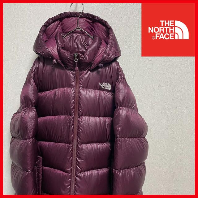 THE NORTH FACE(ザノースフェイス)の美品 ノースフェイス 700 ダウンジャケット男女着用可 濃紫 フード付け外し可 レディースのジャケット/アウター(ダウンジャケット)の商品写真