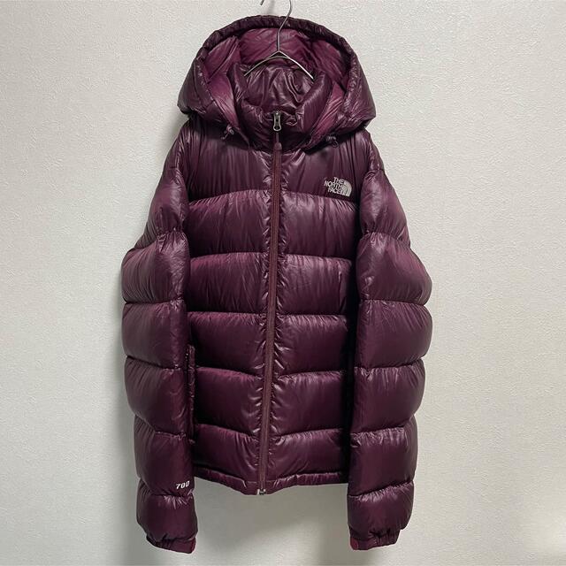 THE NORTH FACE(ザノースフェイス)の美品 ノースフェイス 700 ダウンジャケット男女着用可 濃紫 フード付け外し可 レディースのジャケット/アウター(ダウンジャケット)の商品写真