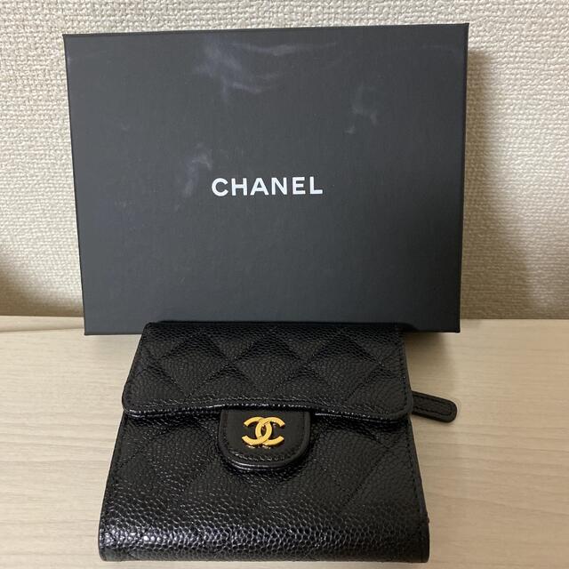 CHANEL(シャネル)のCHANEL シャネル　財布　ミニ財布　三つ折り　黒　ゴールド レディースのファッション小物(財布)の商品写真